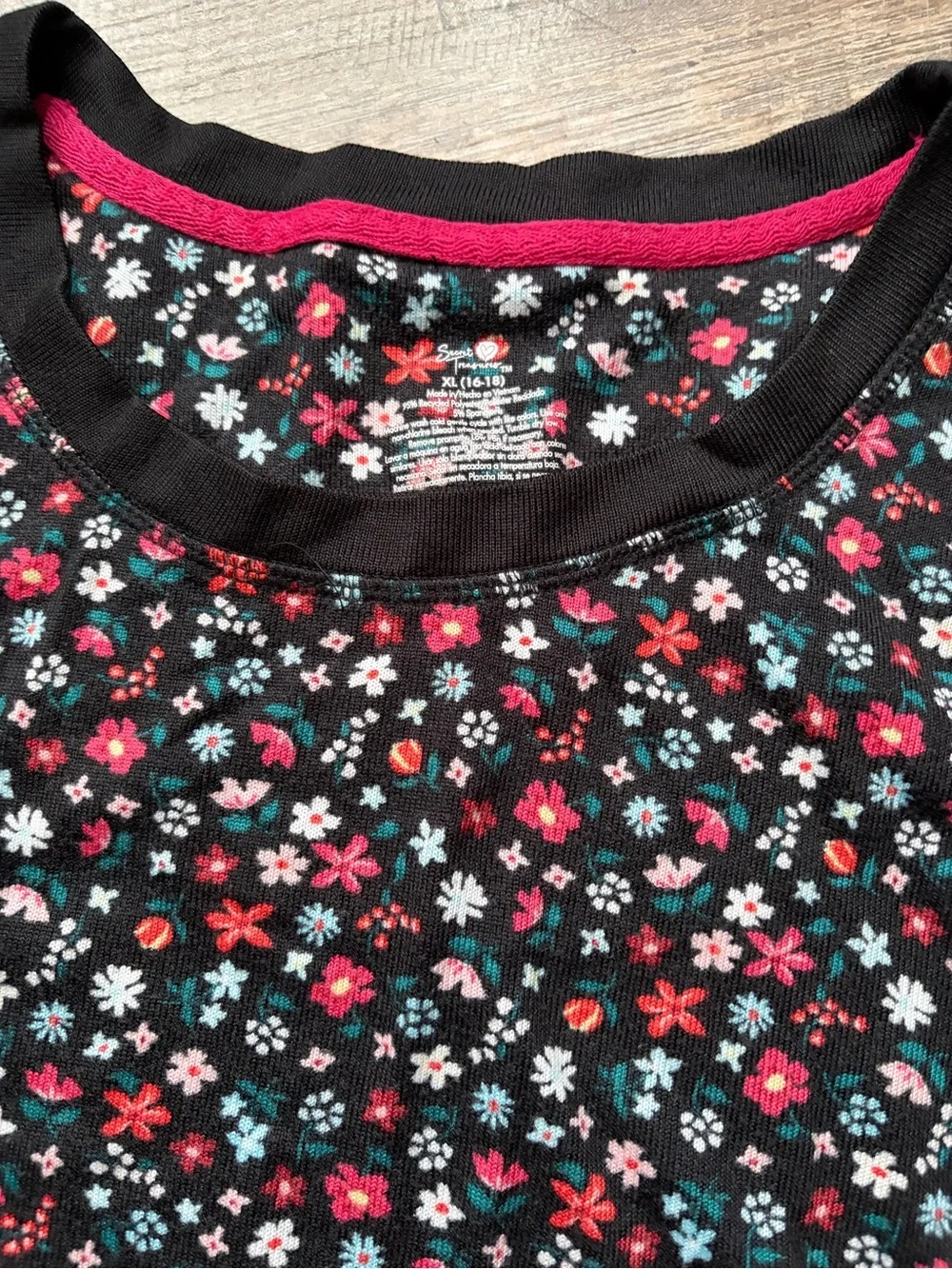 🌸 $10 SALE 🌸 Secret Treasures Women’s Pajamas
